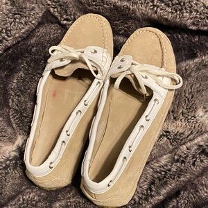 Sebago Women's Tan and White Moccasins